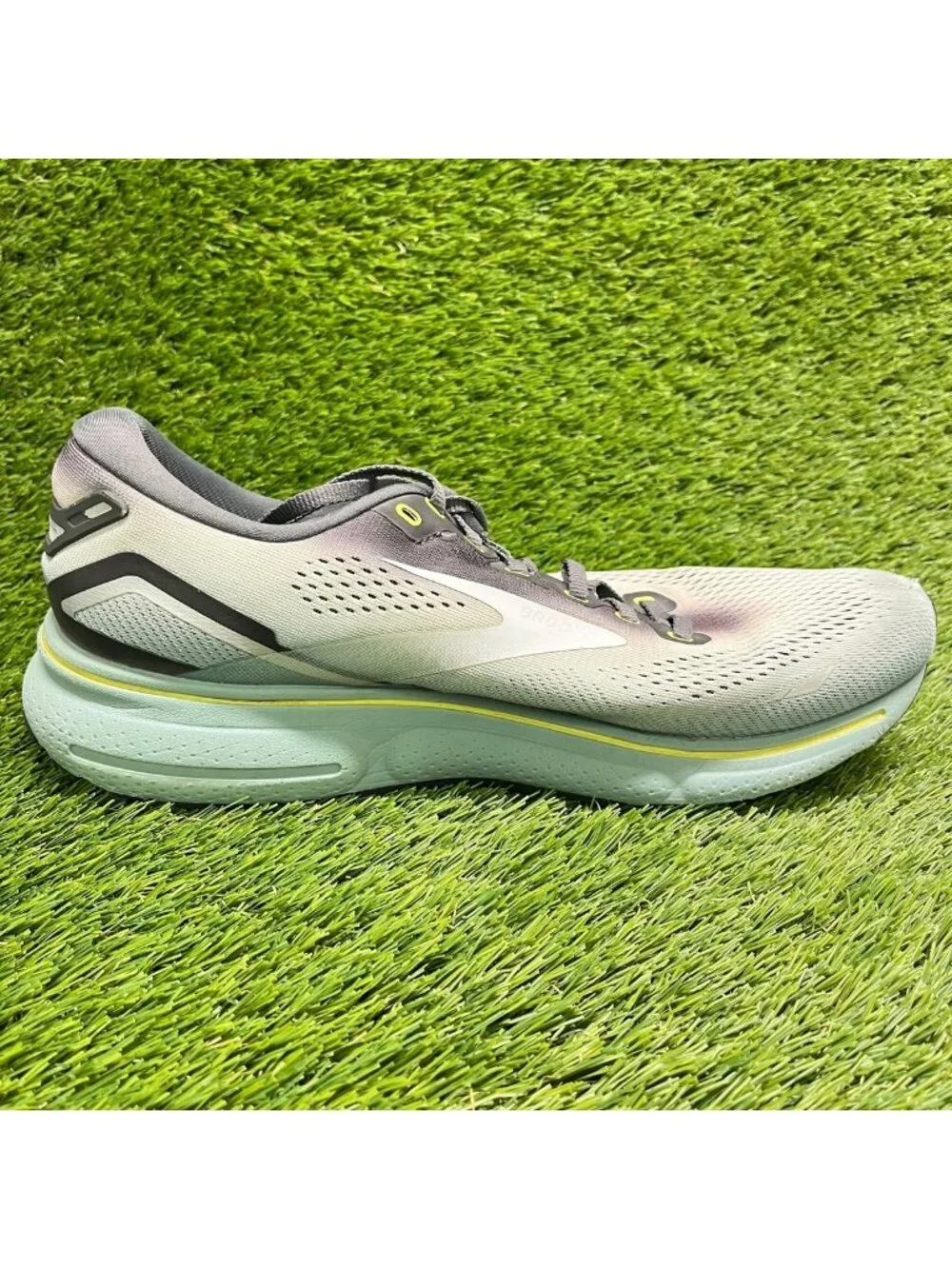 Brooks Ghost 15 Mens Size 11.5 Gray Oyster Green Running Walking Shoes Sneakers